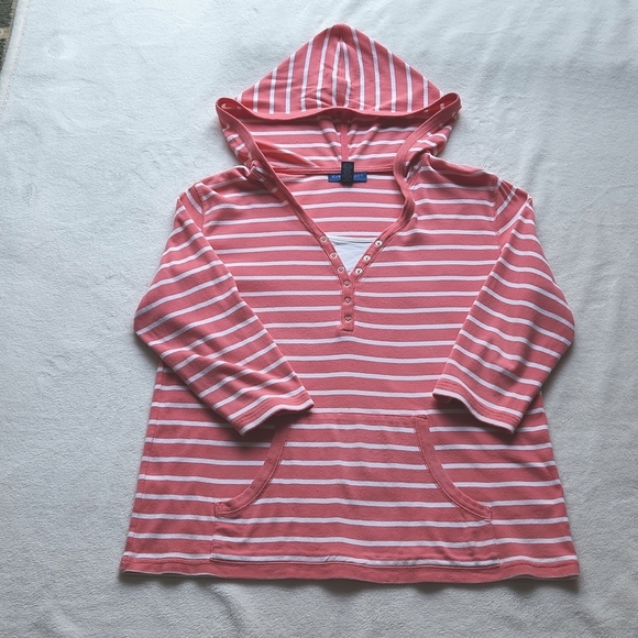 Karen Scott Tops - Karen Scott MediumTop with a Double Sided Pouch, Hood and Three Quarter Sleeve